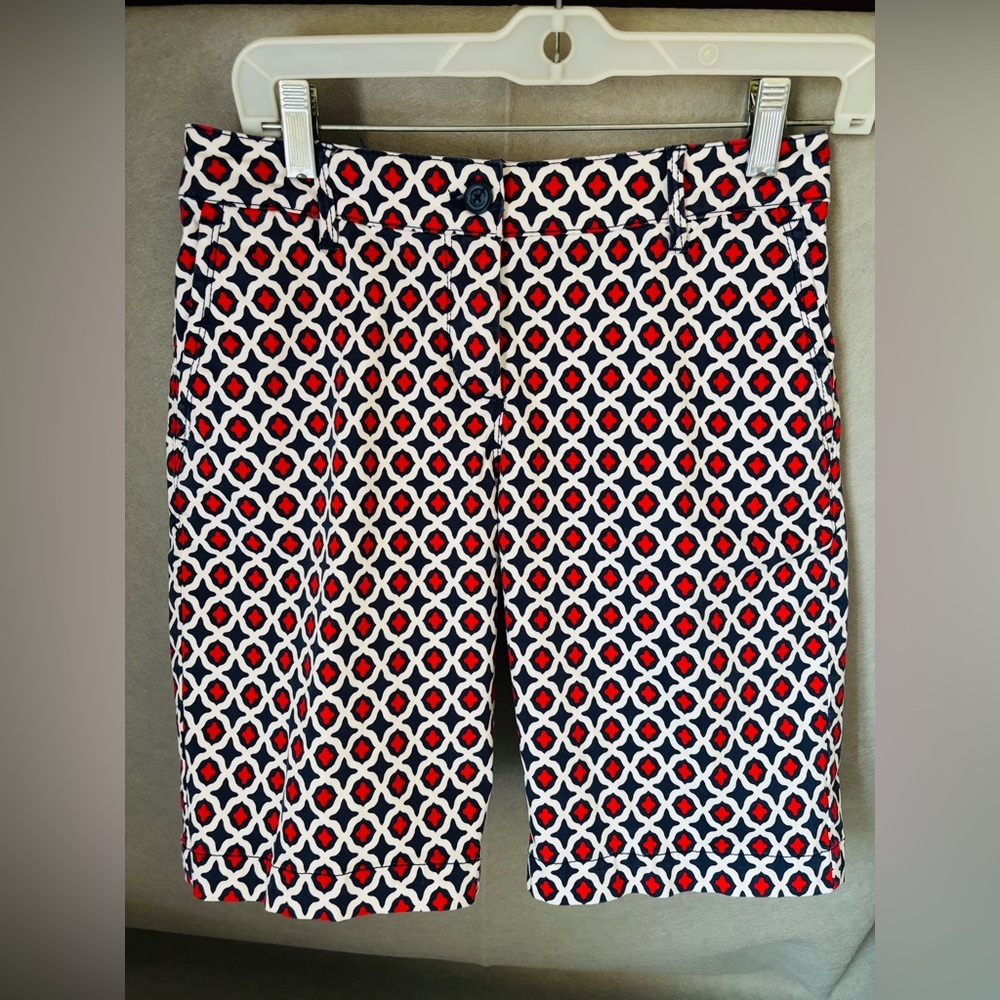 Tommy Bahama Women's Size 2 Bold Pattern Bermuda Shorts Activewear Pickleball